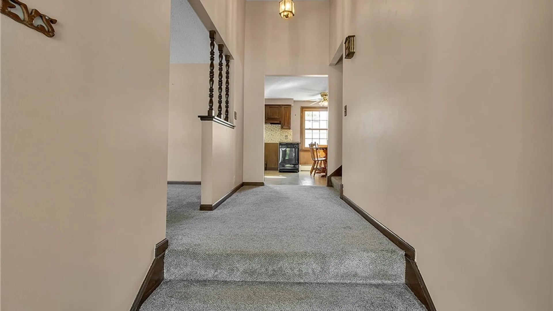 Property at 4 Windtree Lane, West Seneca, NY 14224 14