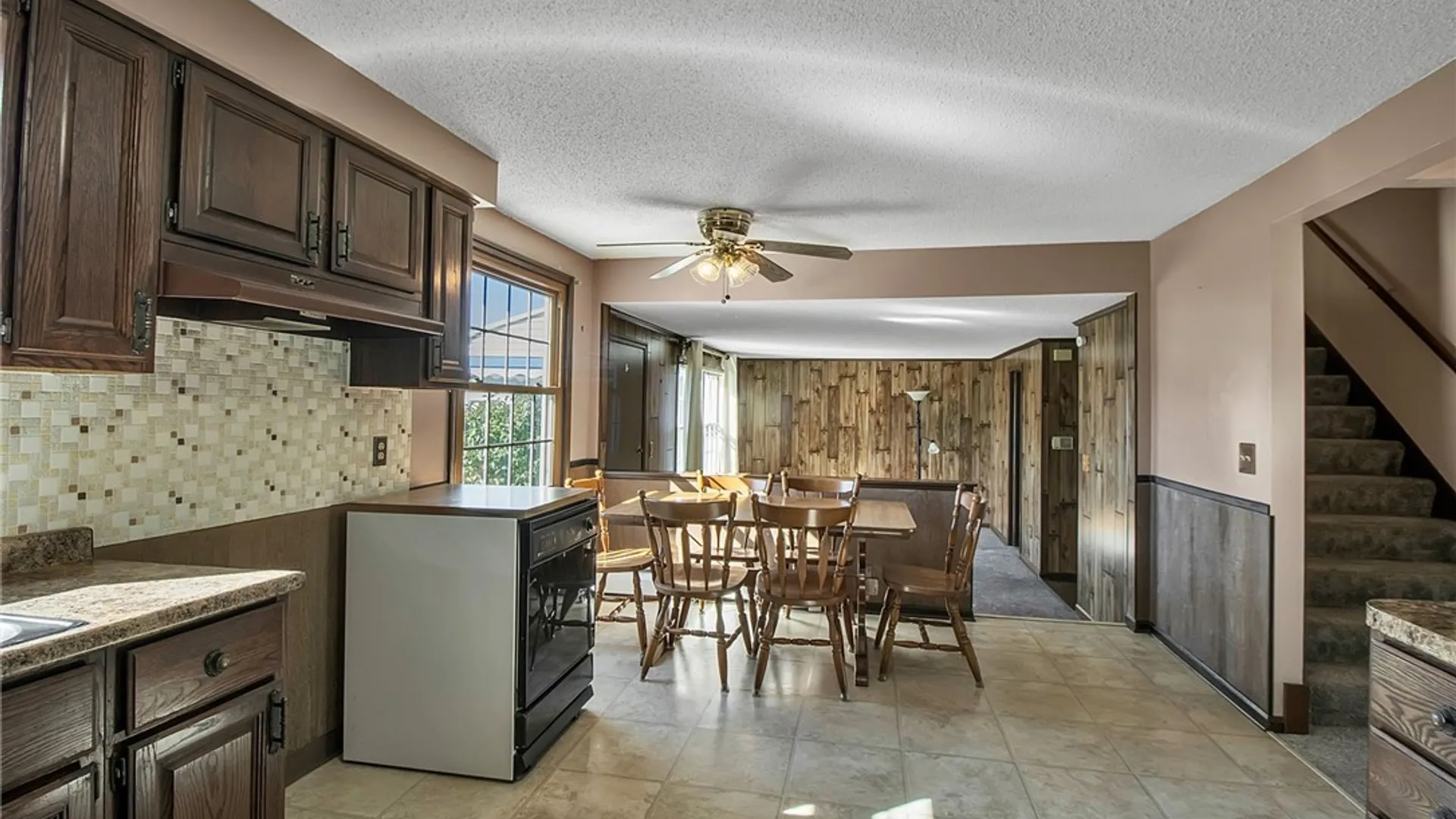 Property at 4 Windtree Lane, West Seneca, NY 14224 15