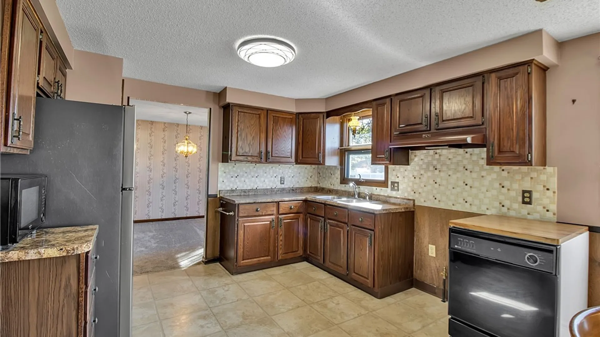 Property at 4 Windtree Lane, West Seneca, NY 14224 17