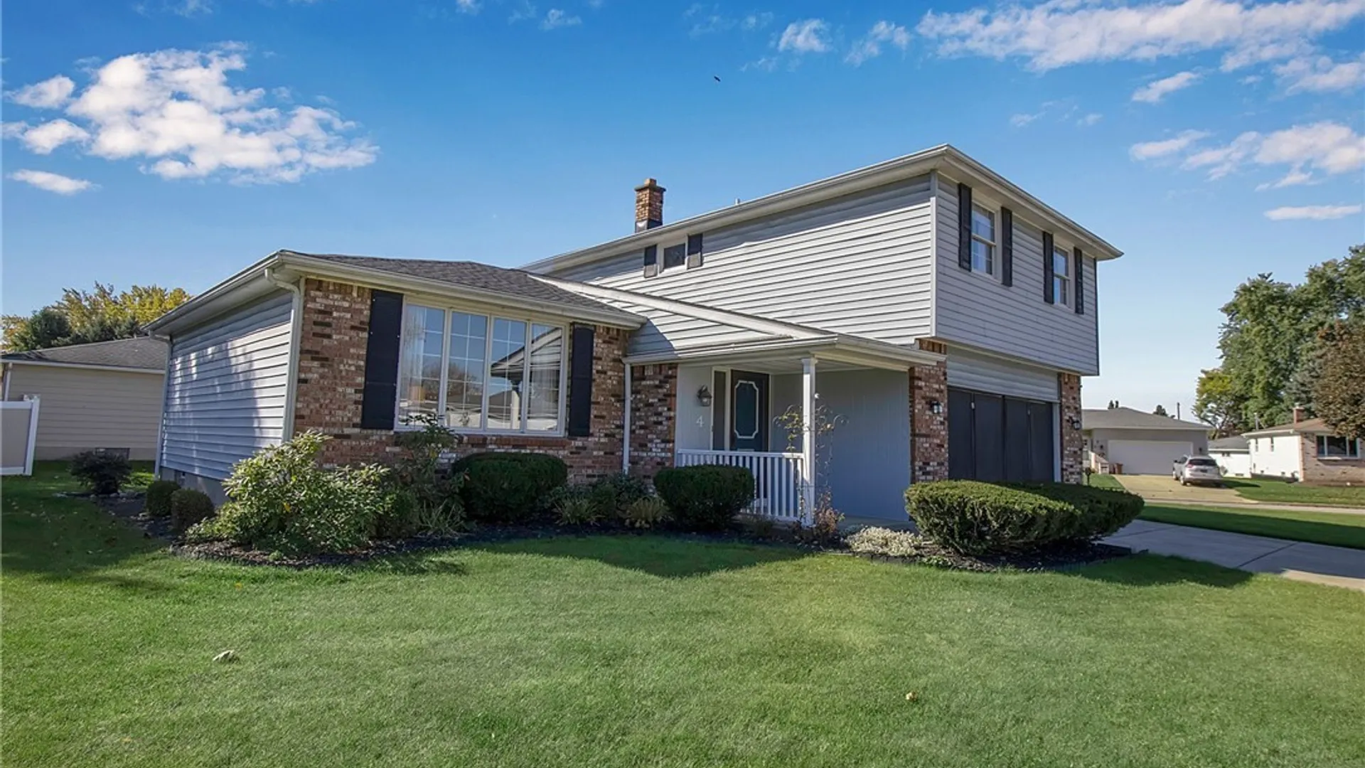 Property at 4 Windtree Lane, West Seneca, NY 14224 2