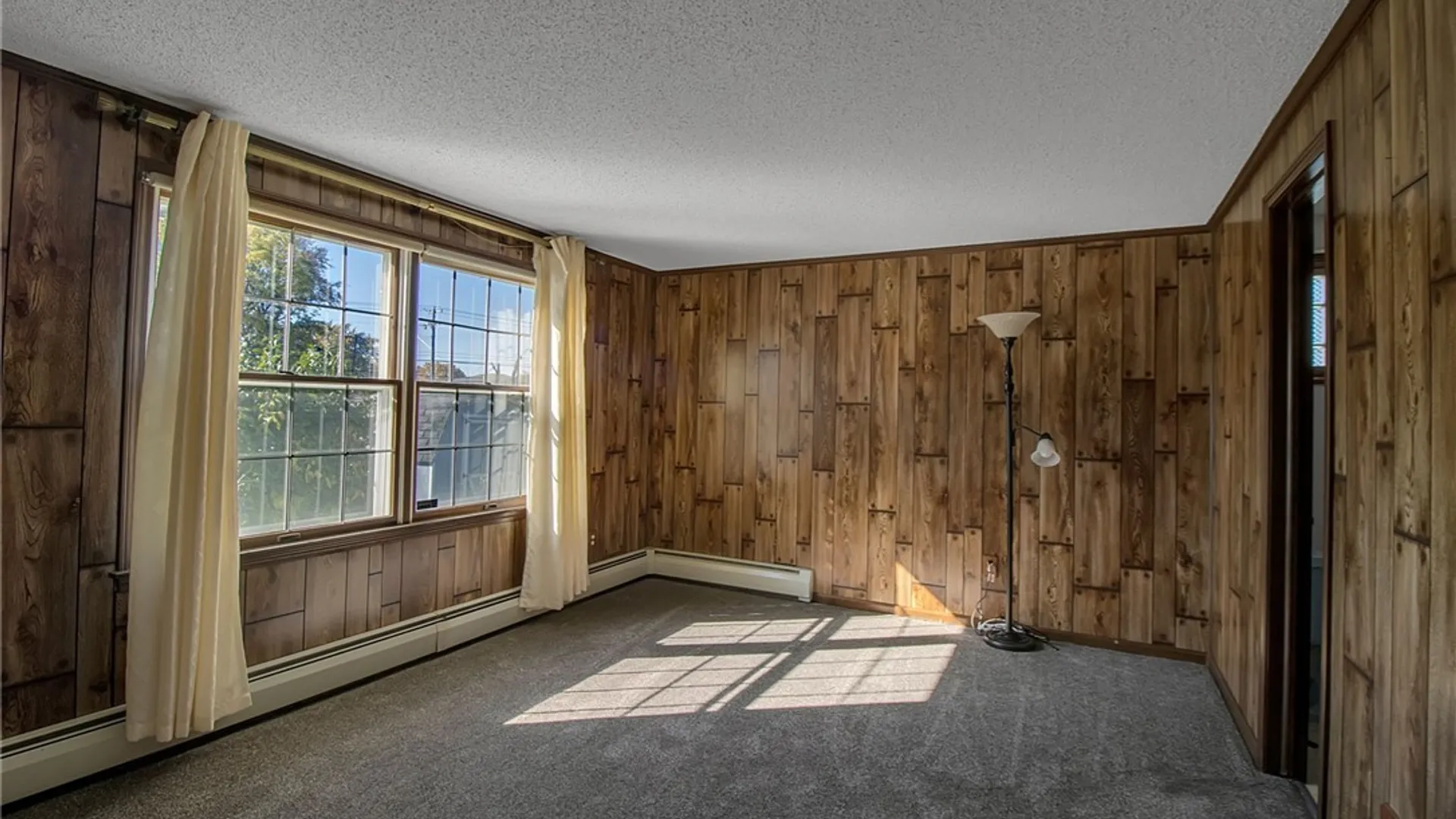 Property at 4 Windtree Lane, West Seneca, NY 14224 21