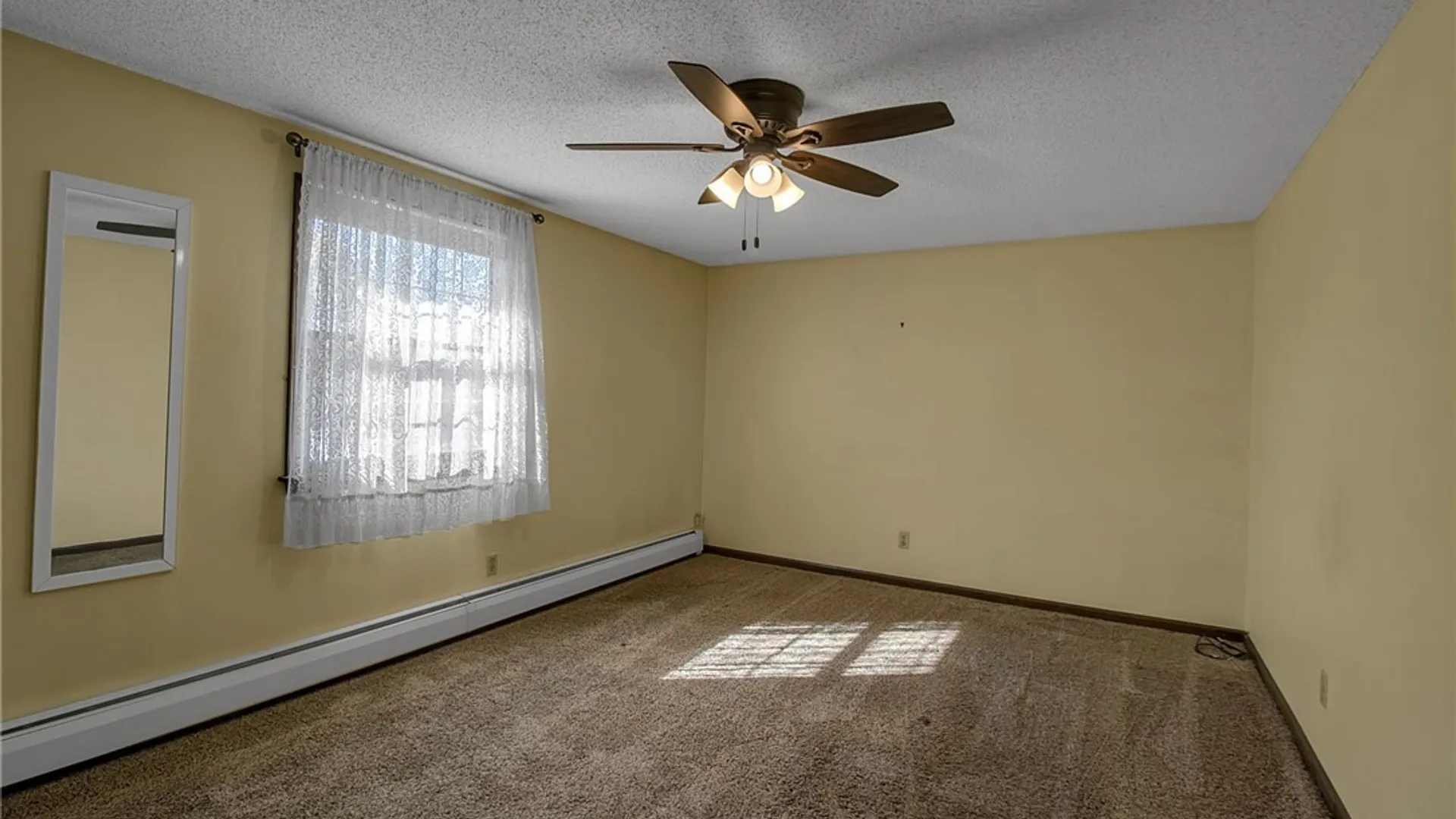 Property at 4 Windtree Lane, West Seneca, NY 14224 26