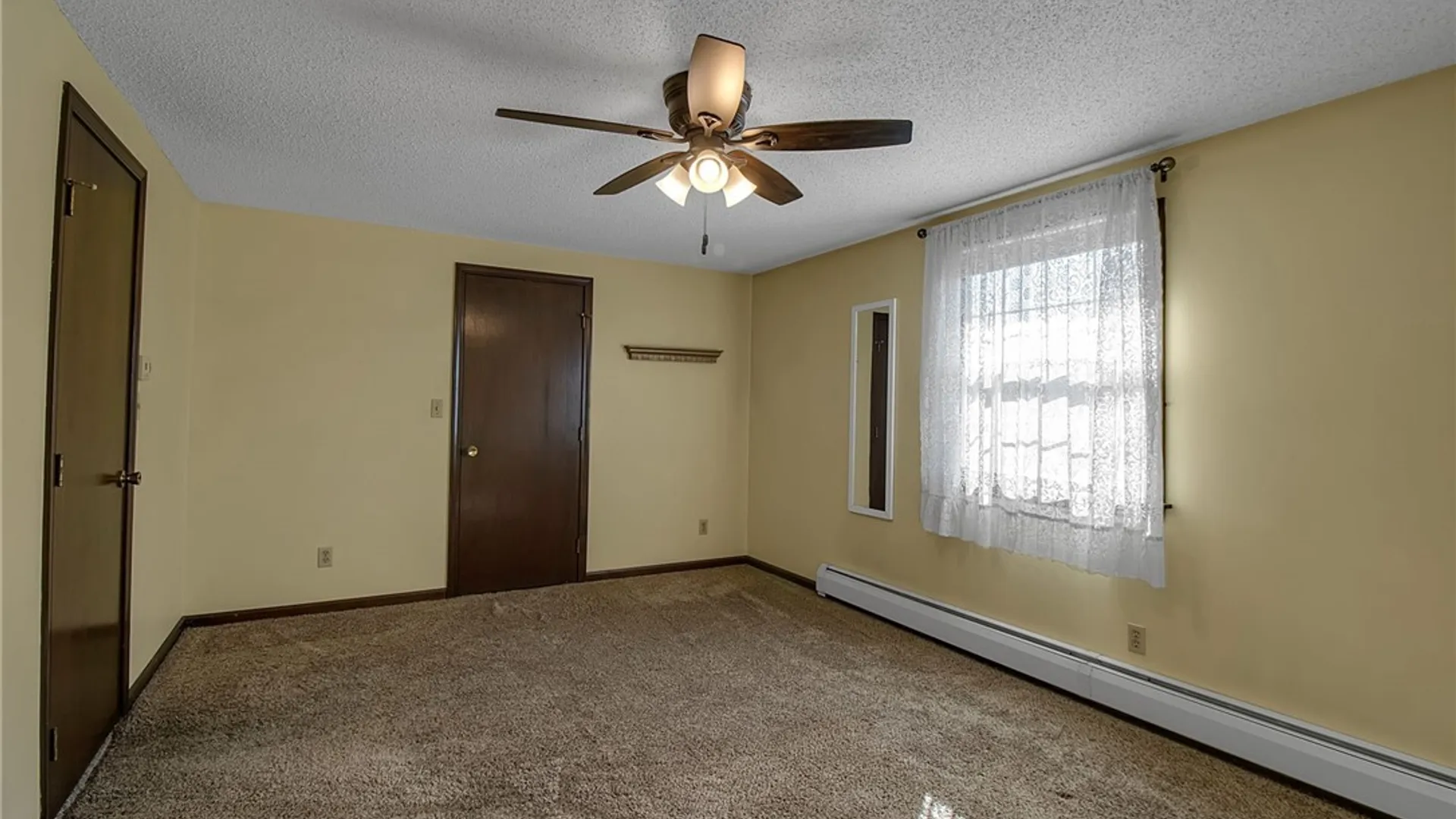 Property at 4 Windtree Lane, West Seneca, NY 14224 27