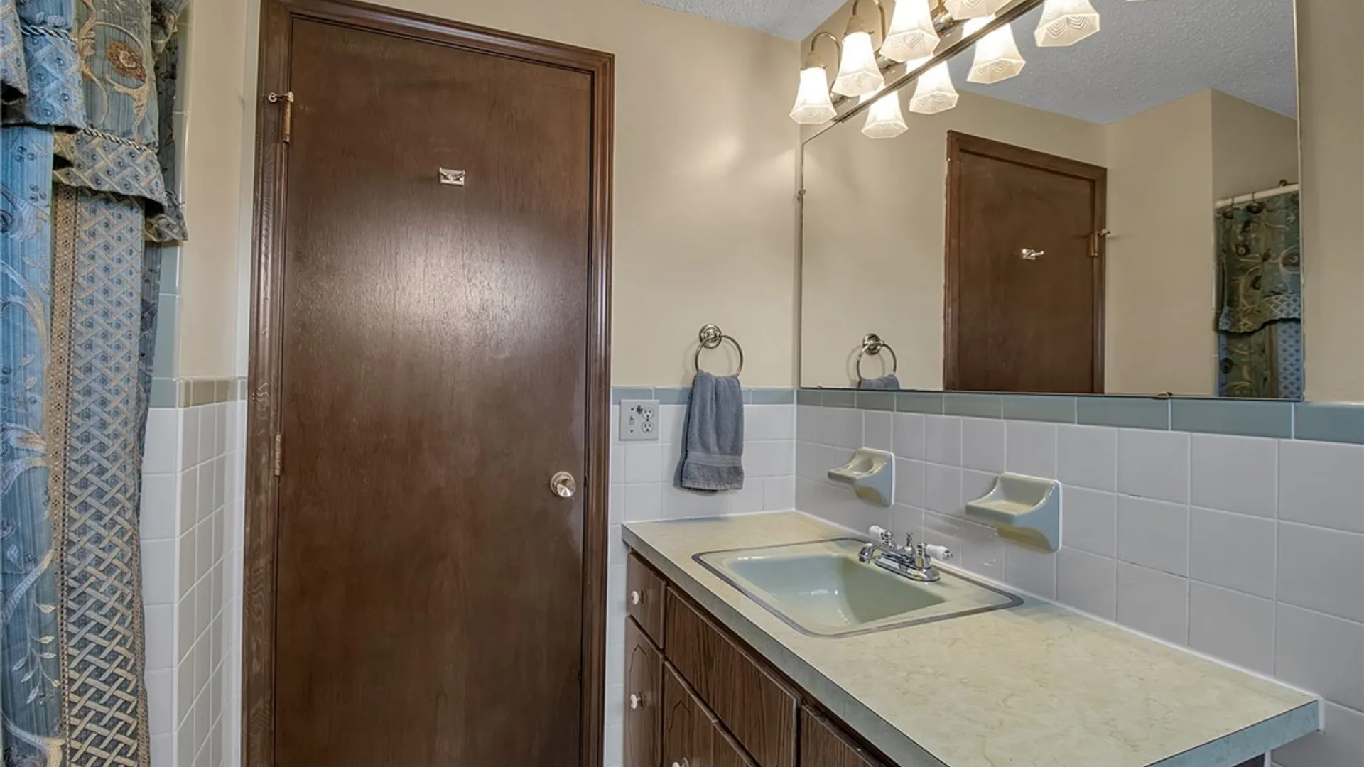 Property at 4 Windtree Lane, West Seneca, NY 14224 32