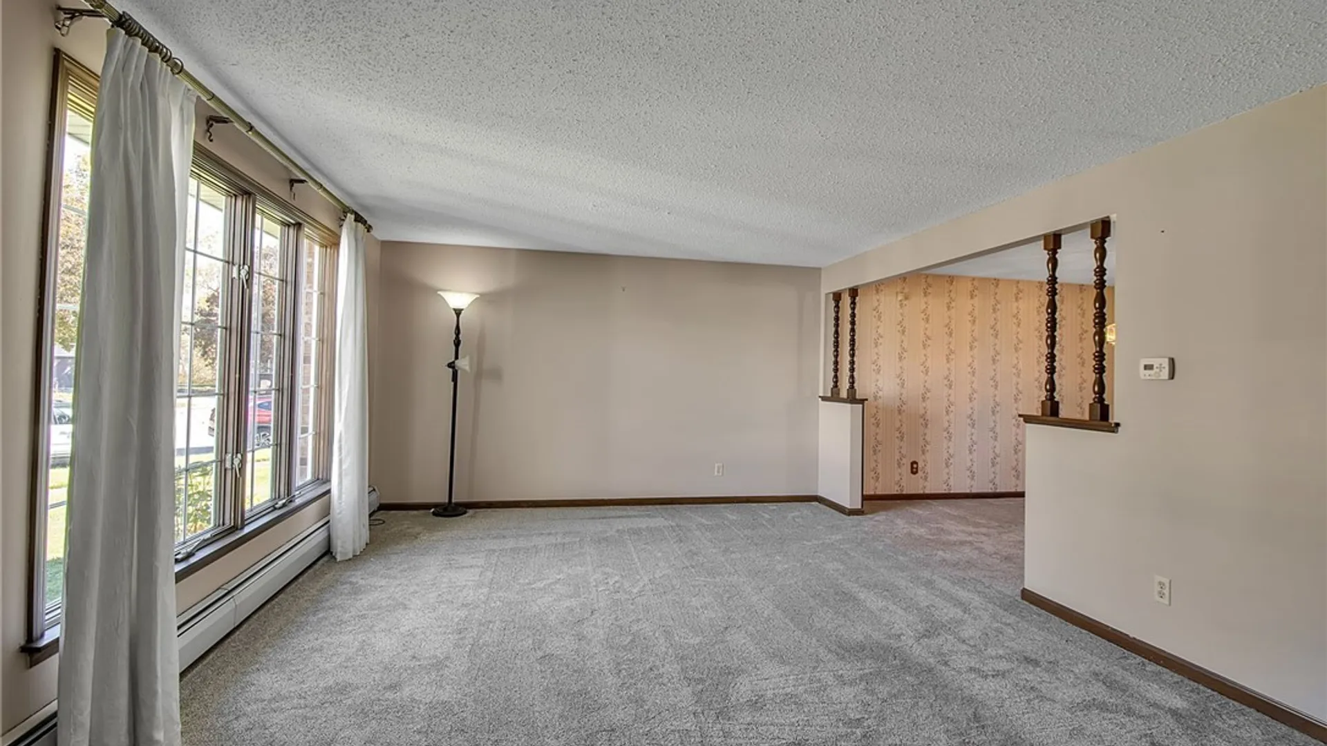 Property at 4 Windtree Lane, West Seneca, NY 14224 4