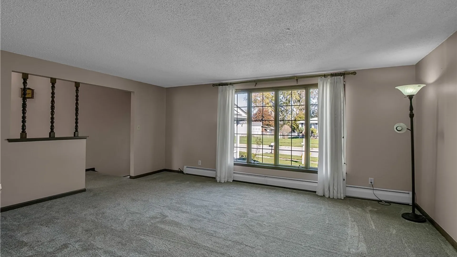 Property at 4 Windtree Lane, West Seneca, NY 14224 6