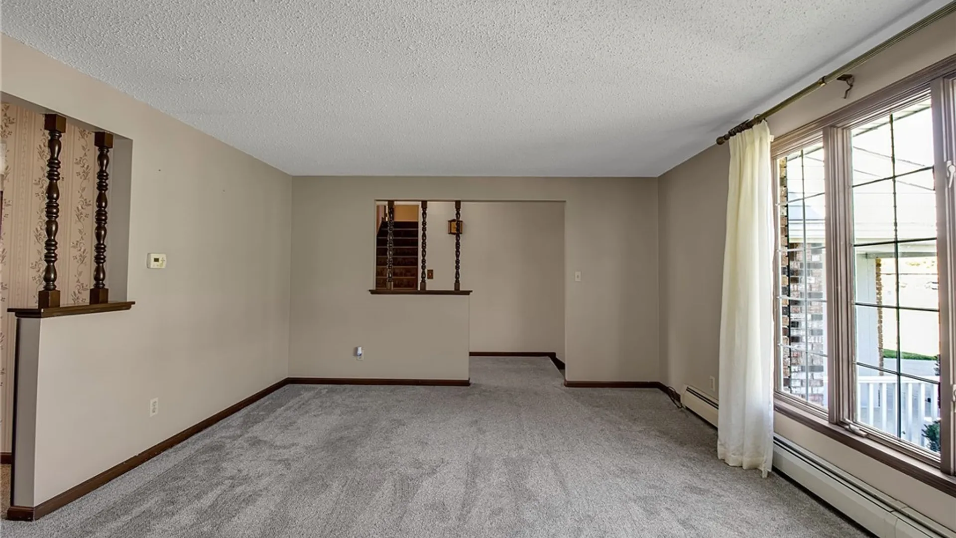 Property at 4 Windtree Lane, West Seneca, NY 14224 7