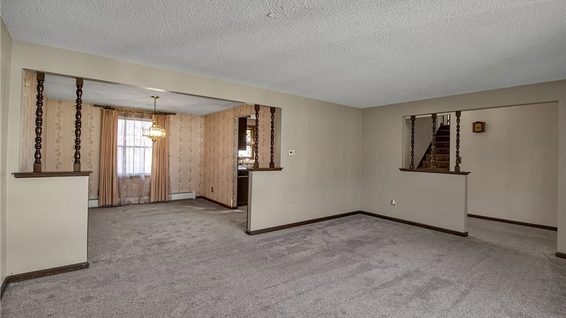 Property at 4 Windtree Lane, West Seneca, NY 14224 8