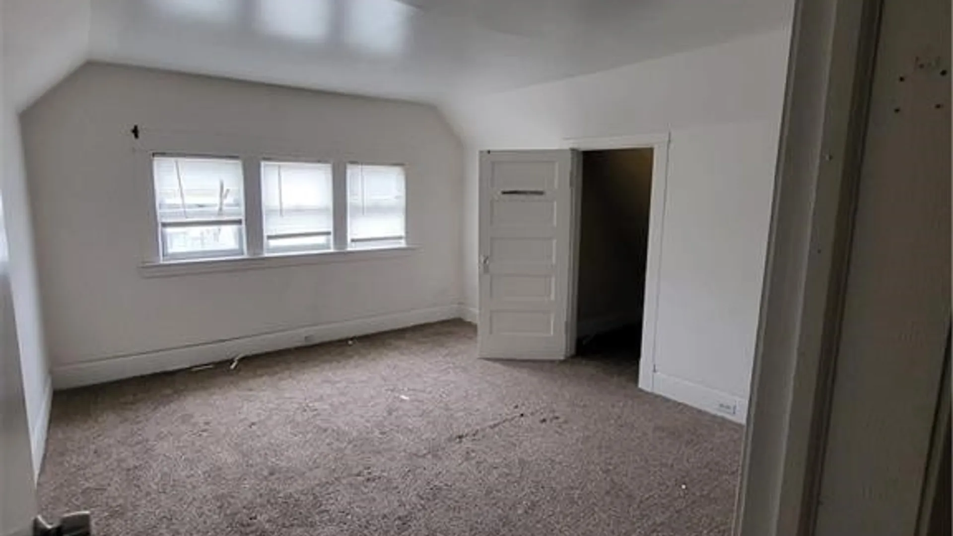 Property at 460 Berkshire Avenue, Buffalo, NY 14215 12