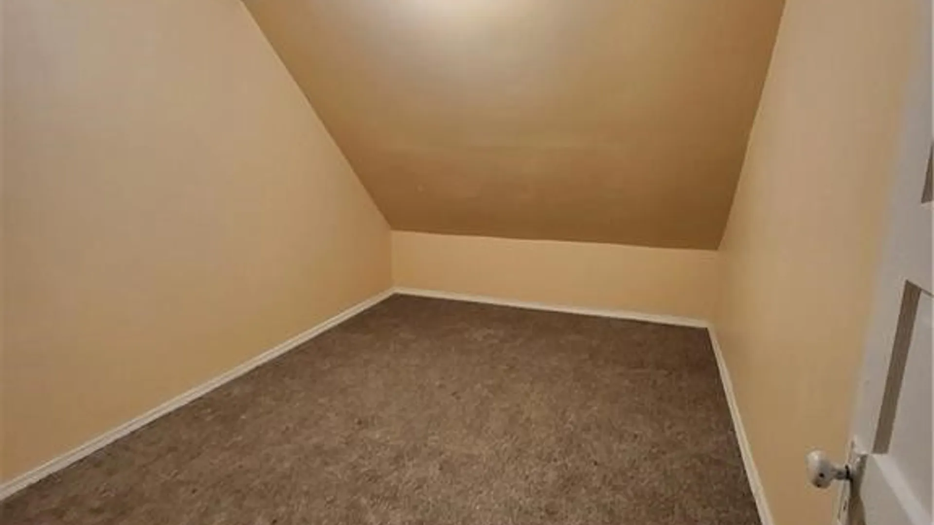 Property at 460 Berkshire Avenue, Buffalo, NY 14215 9