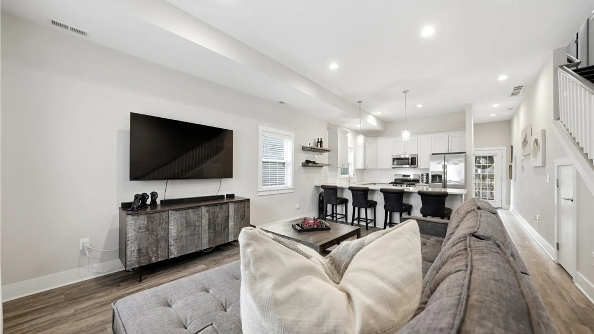 Property at 32 Horton Place, Buffalo, NY 14209 4