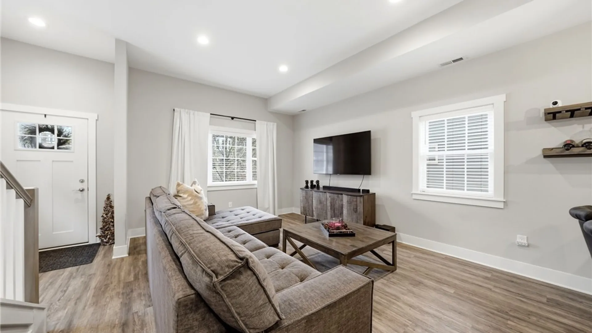 Property at 32 Horton Place, Buffalo, NY 14209 5