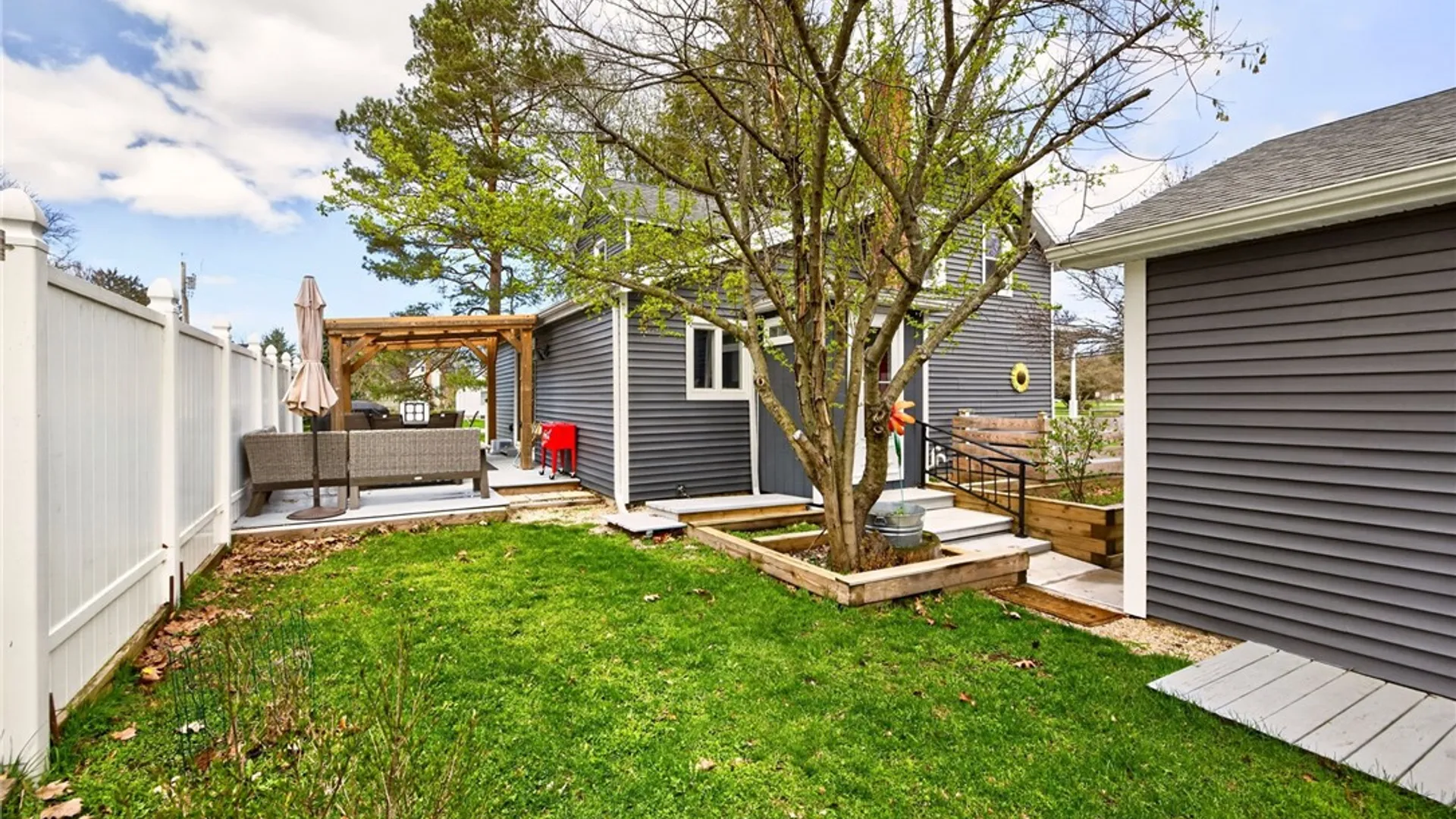 Property at 351 Jefferson Avenue, Perinton, NY 14450 28