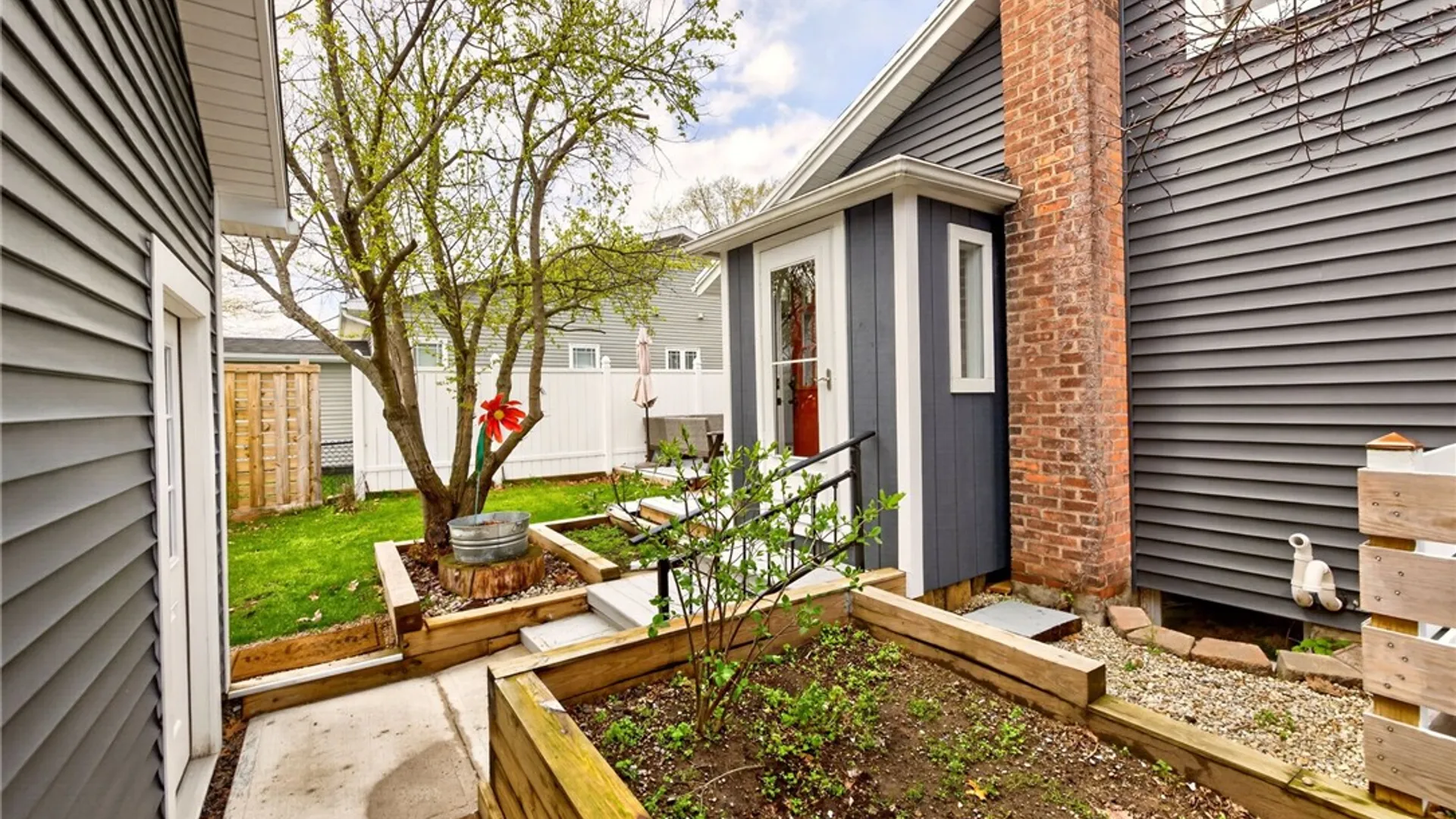 Property at 351 Jefferson Avenue, Perinton, NY 14450 5