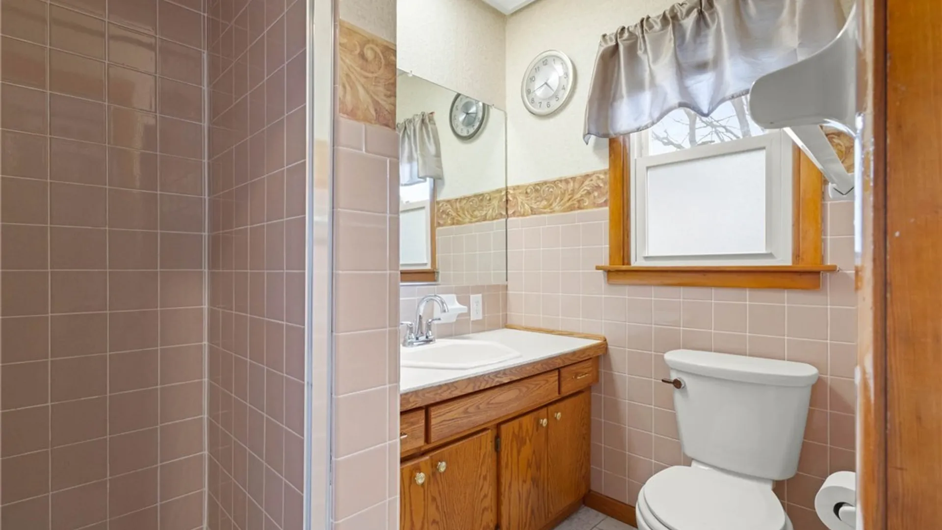 Property at 208 Trumbull Parkway, Batavia City, NY 14020 13