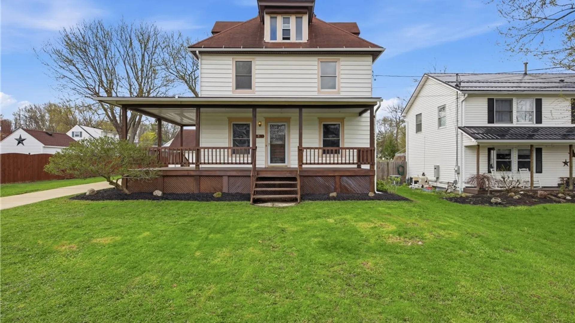 Property at 4029 Lincoln Avenue, Hamburg, NY 14075 2
