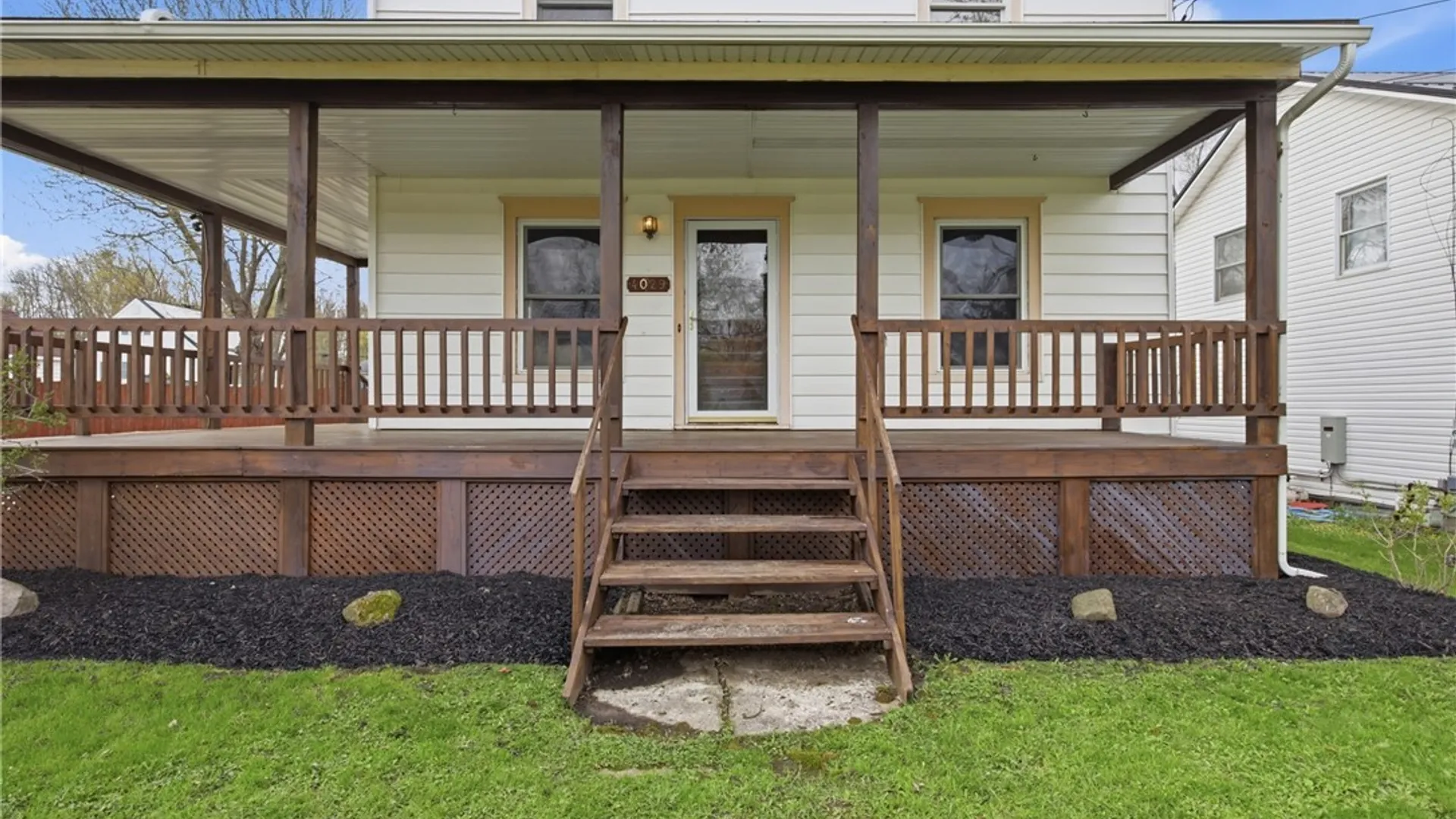 Property at 4029 Lincoln Avenue, Hamburg, NY 14075 3
