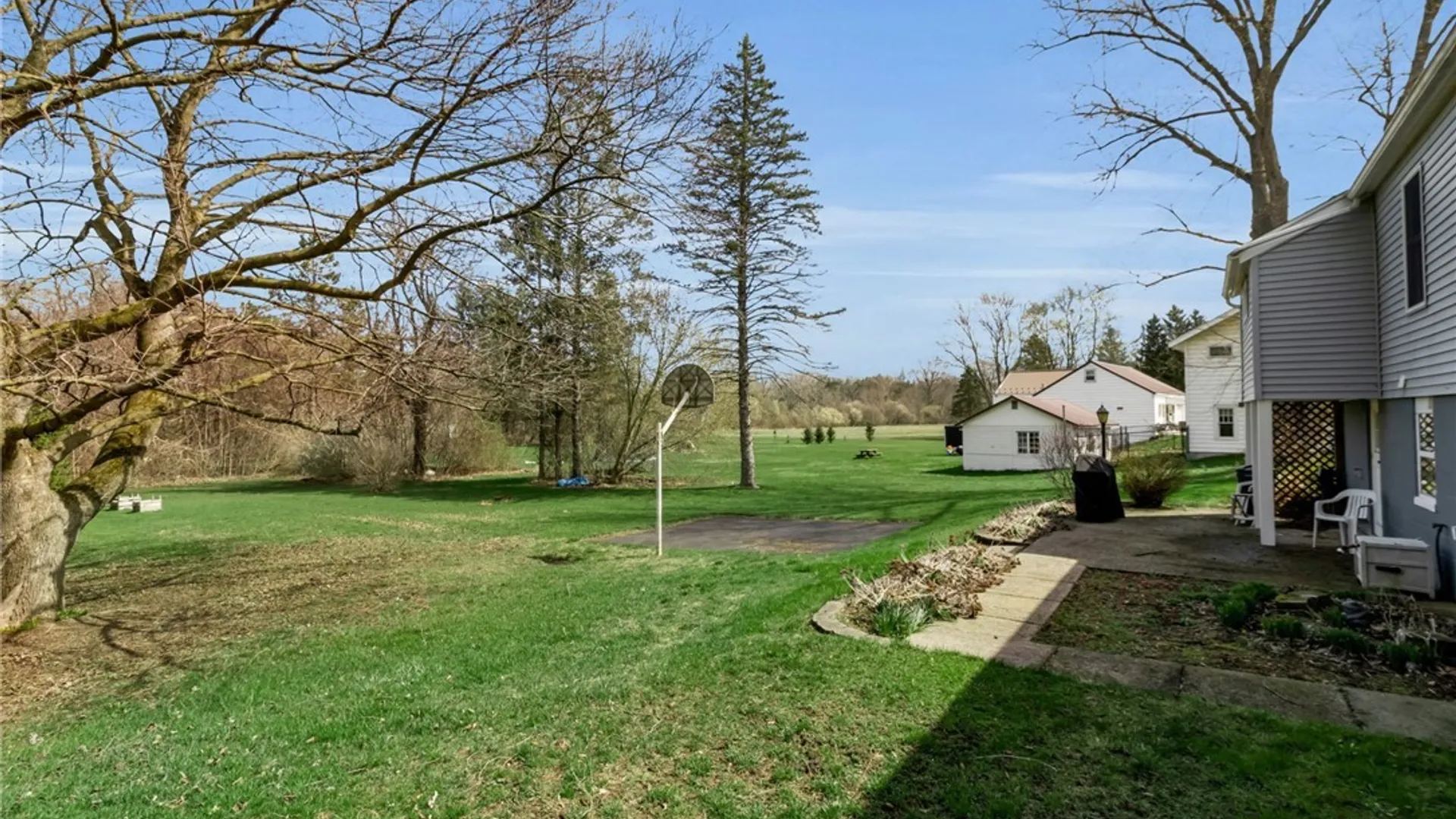 Property at 7547 Ridge Road, Hartland, NY 14067 3