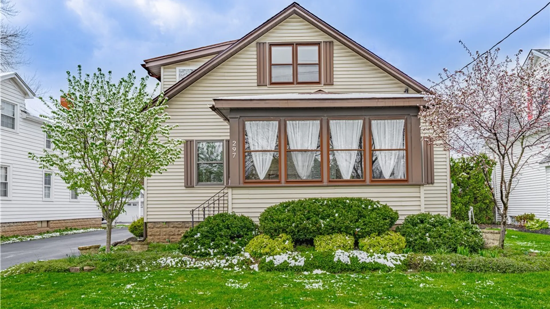 Property at 297 Pine Street, Lockport City, NY 14094 2