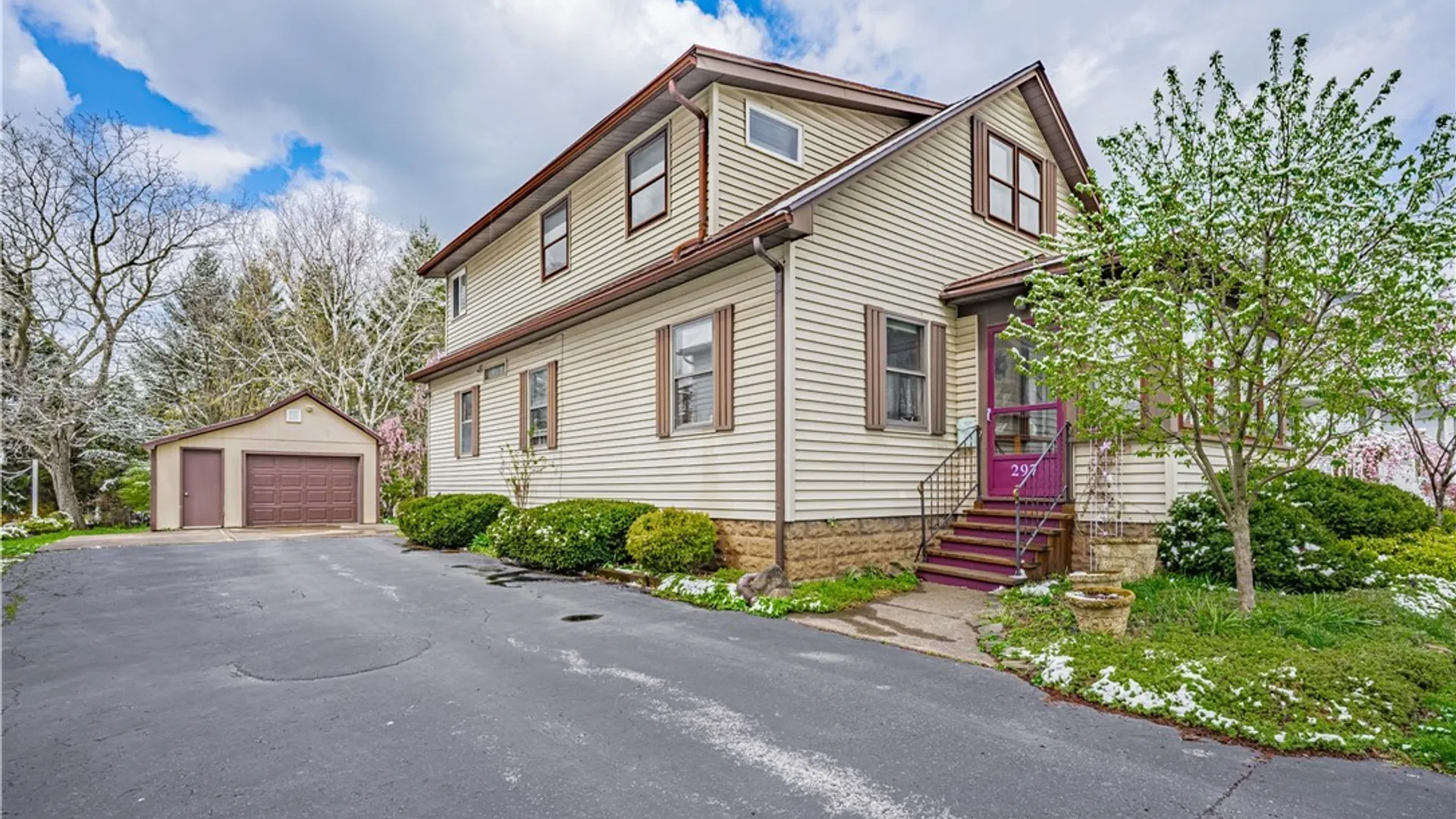 Property at 297 Pine Street, Lockport City, NY 14094 3