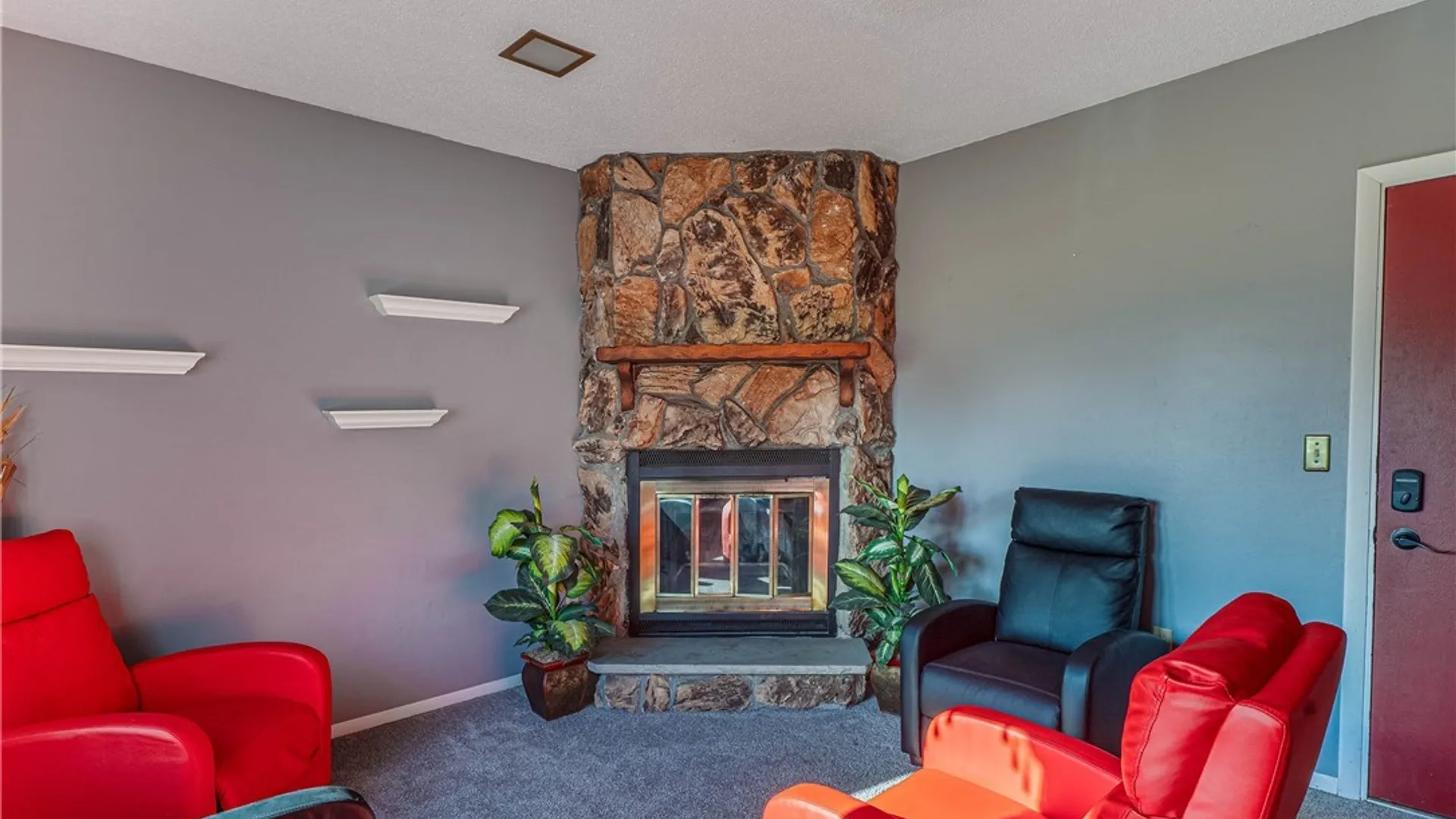 Property at 21 Grand Prix Drive, Cheektowaga, NY 14227 12