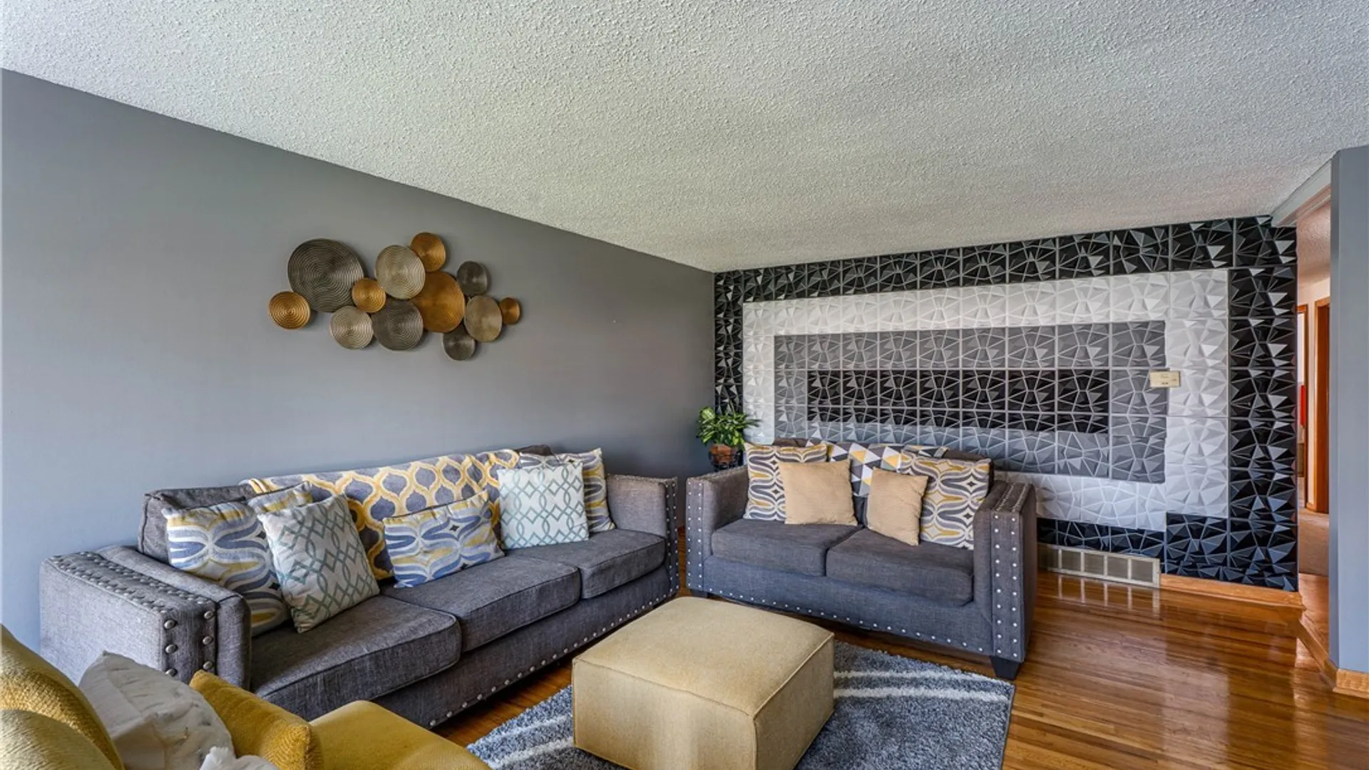 Property at 21 Grand Prix Drive, Cheektowaga, NY 14227 4