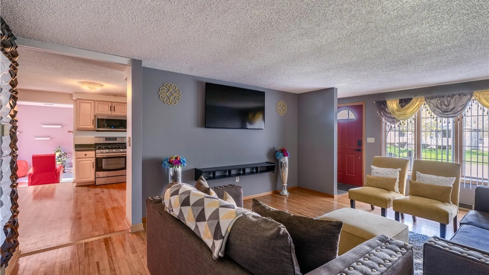 Property at 21 Grand Prix Drive, Cheektowaga, NY 14227 6