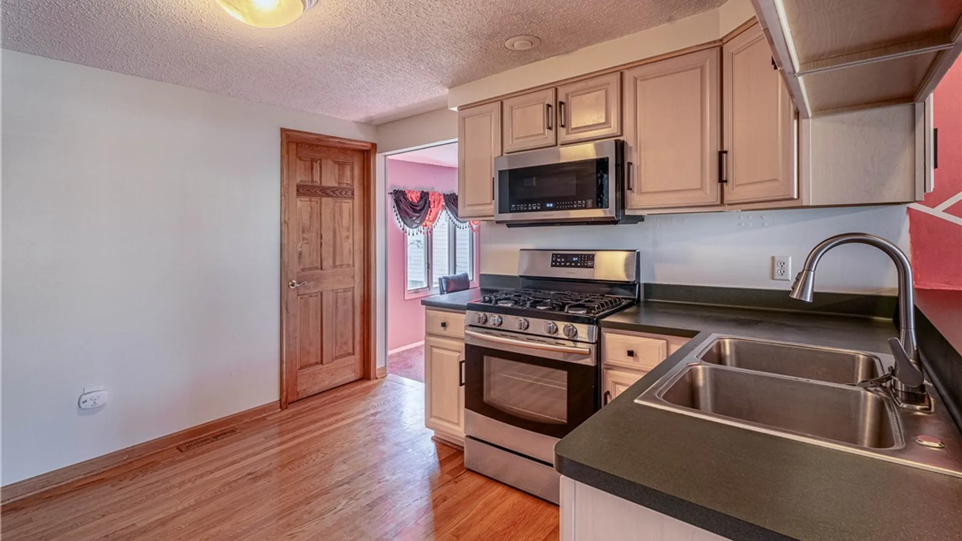 Property at 21 Grand Prix Drive, Cheektowaga, NY 14227 9