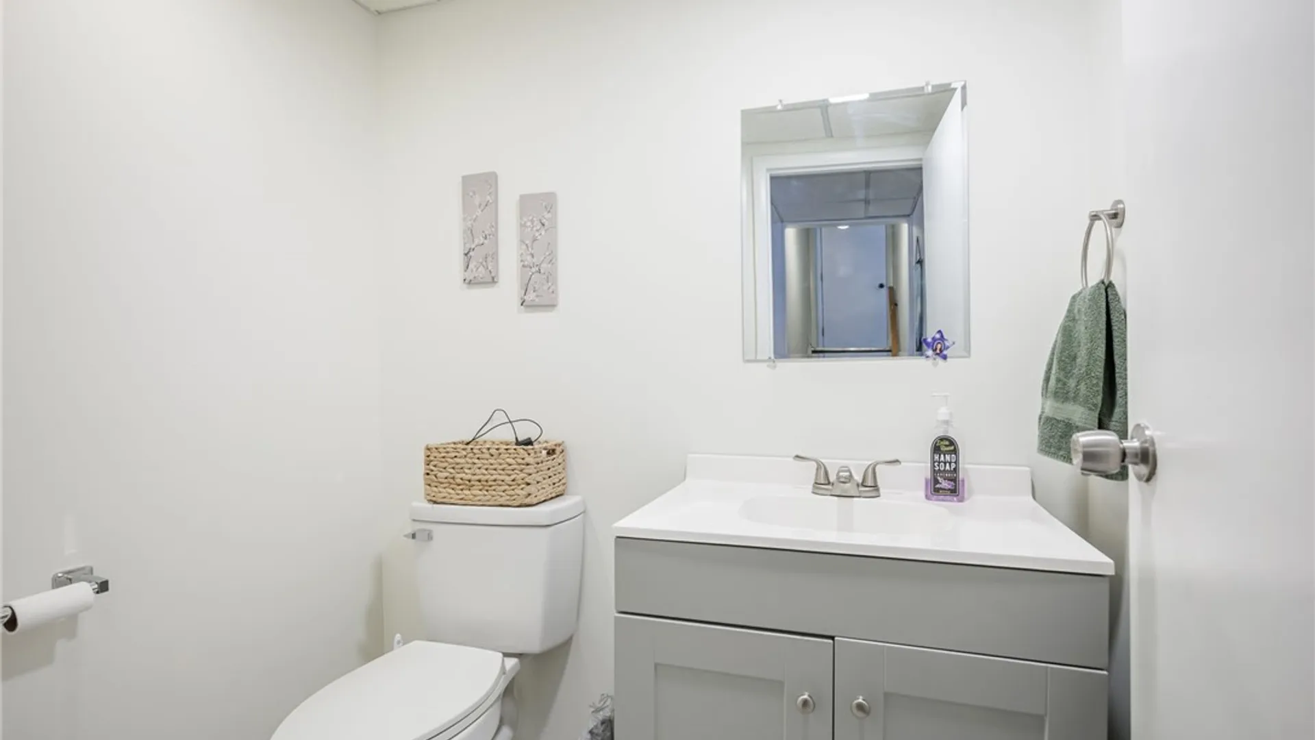 Property at 7 Pickett Lane, Parma, NY 14468 22