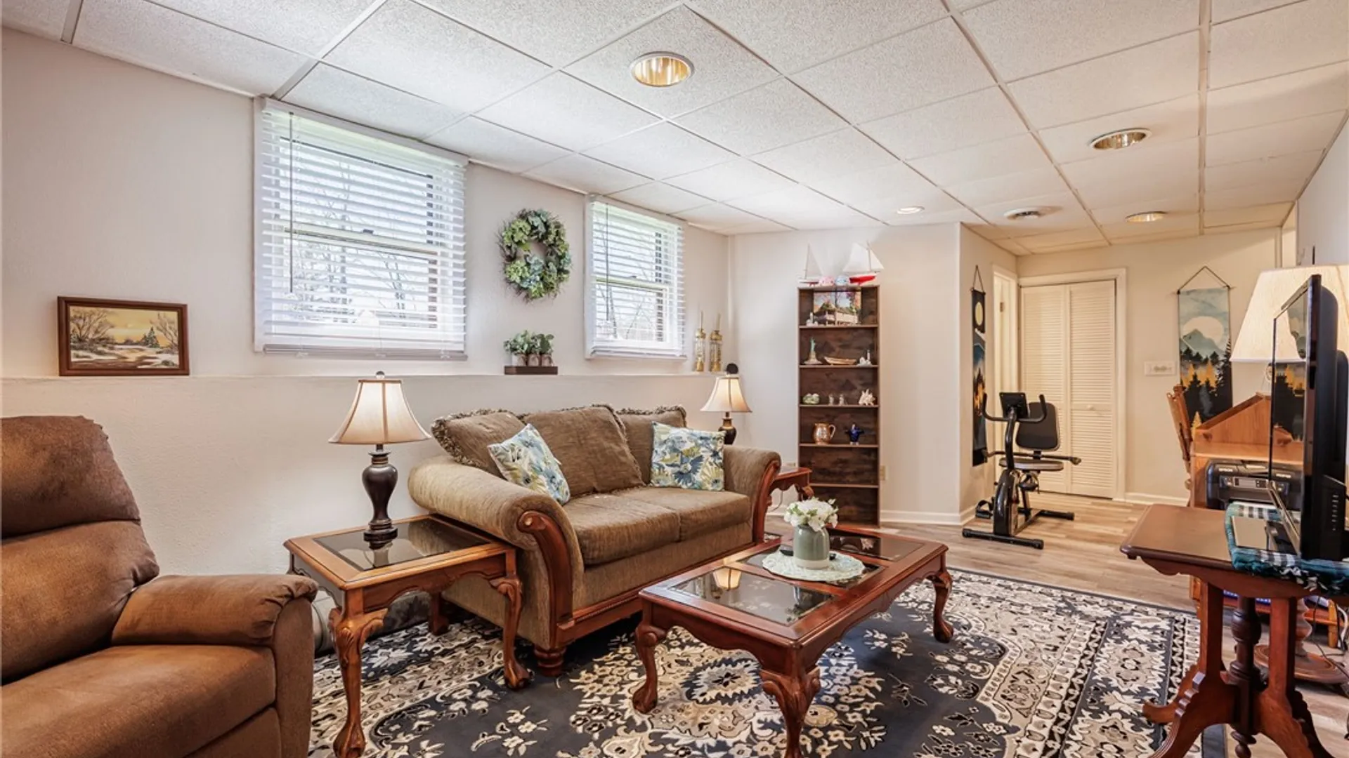 Property at 7 Pickett Lane, Parma, NY 14468 23