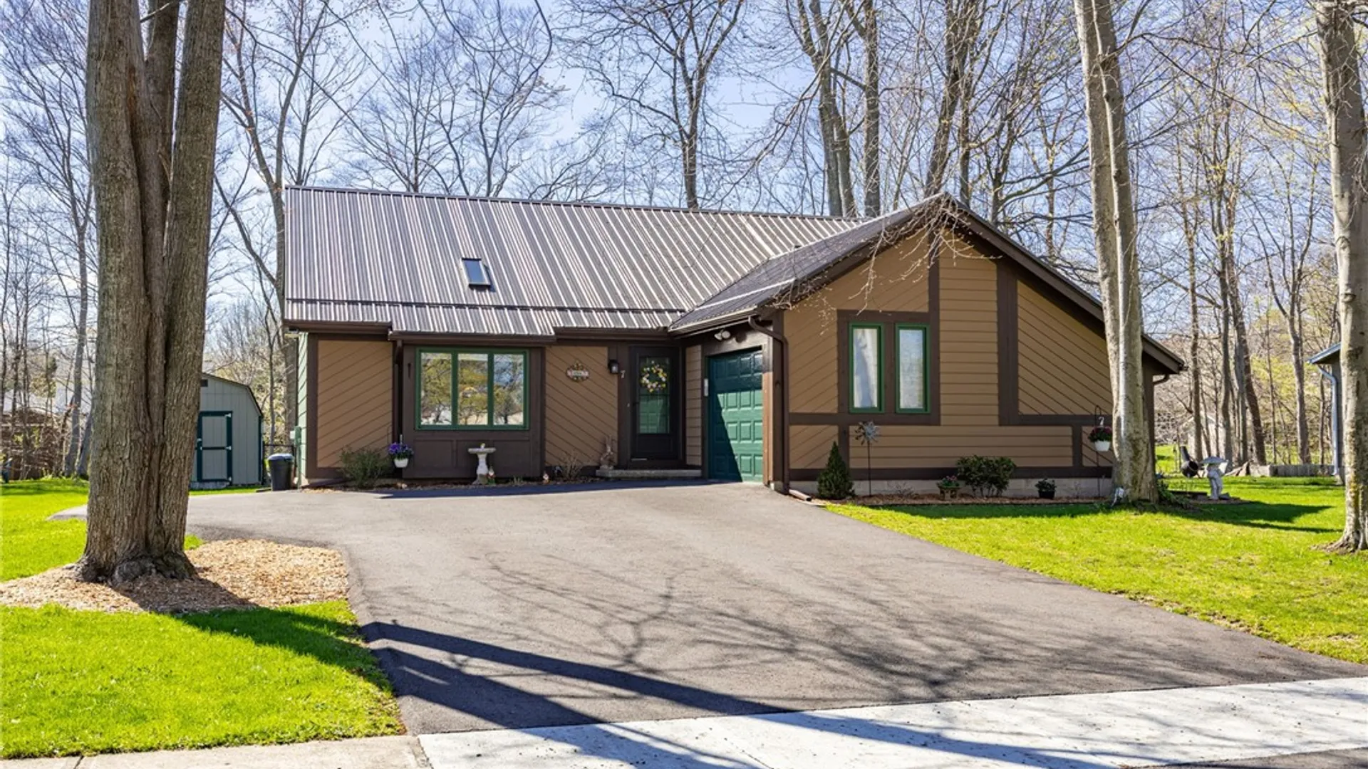 Property at 7 Pickett Lane, Parma, NY 14468 28