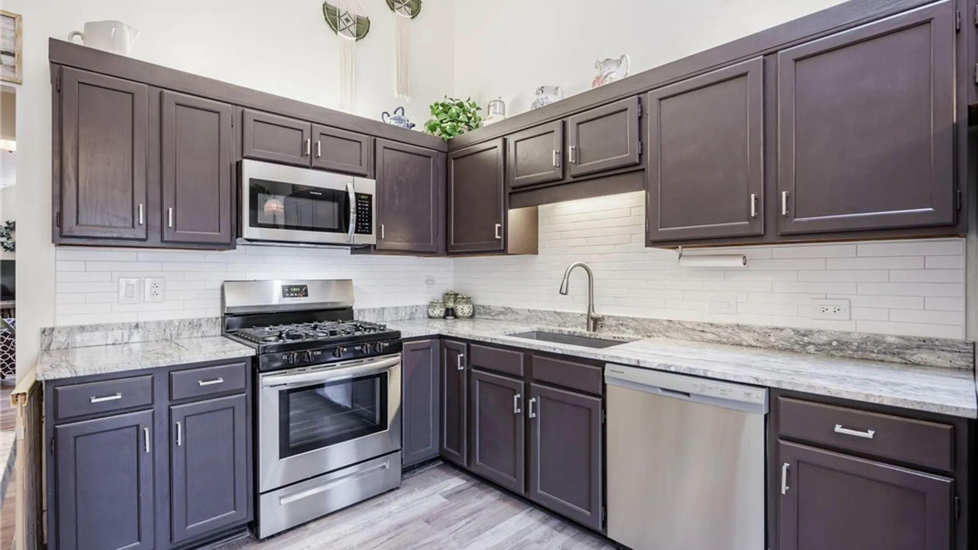 Property at 7 Pickett Lane, Parma, NY 14468 3