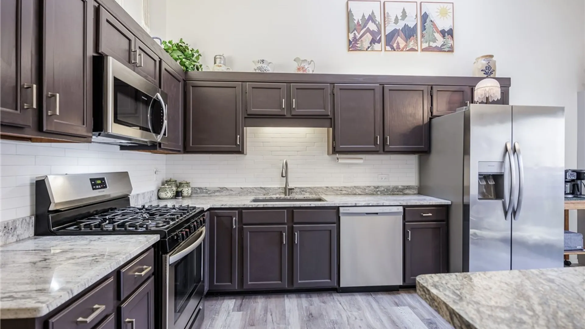 Property at 7 Pickett Lane, Parma, NY 14468 4