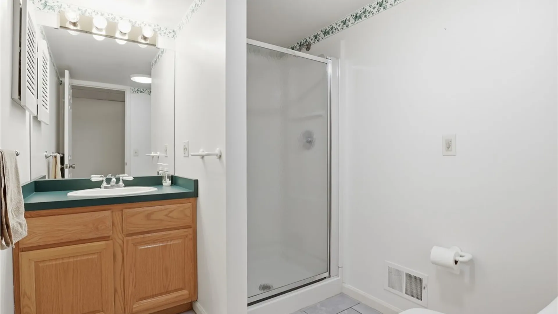 Property at 52 Stonington Drive, Pittsford, NY 14534 24