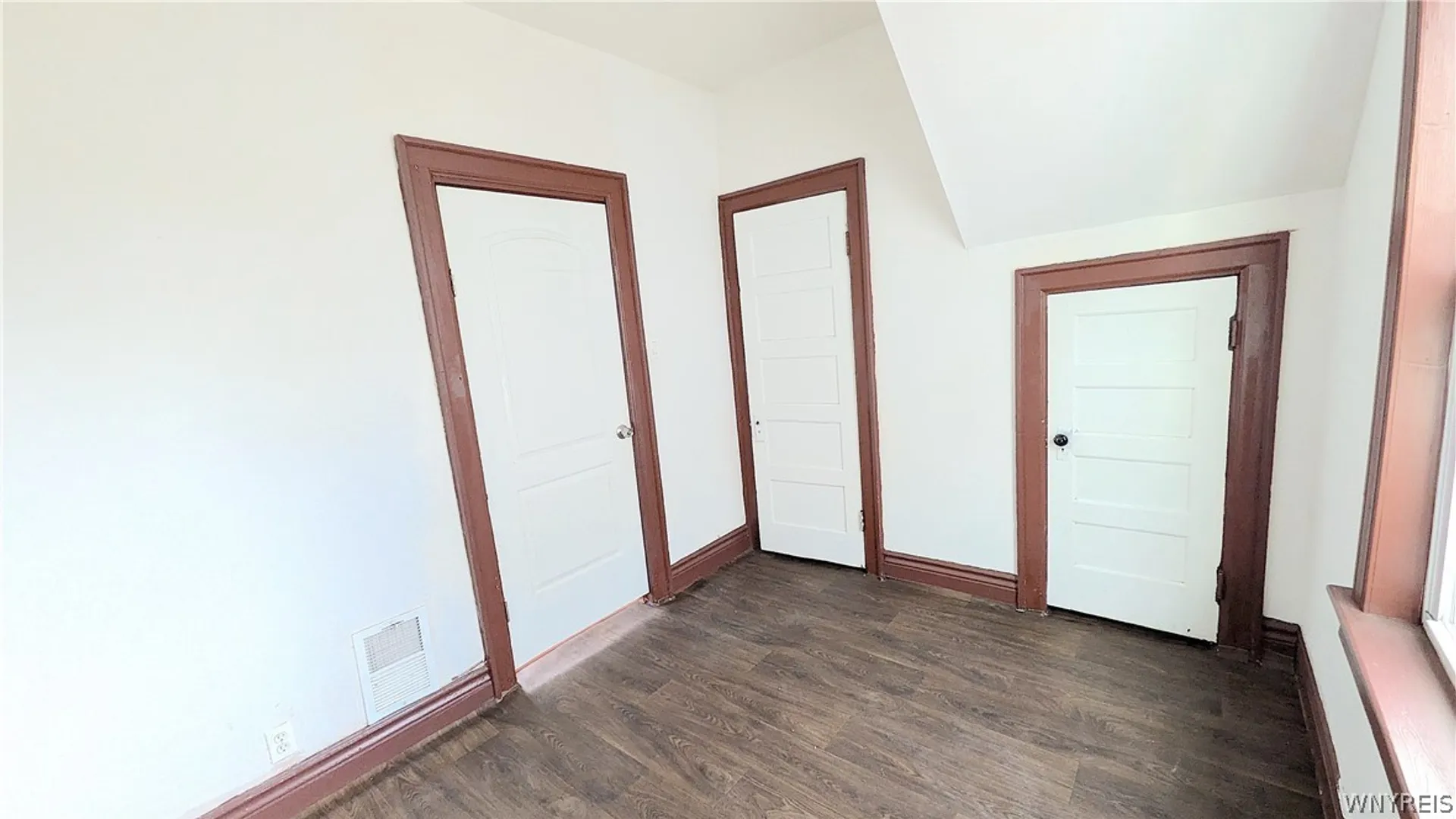 Property at 26 Madison Street, Buffalo, NY 14210 8