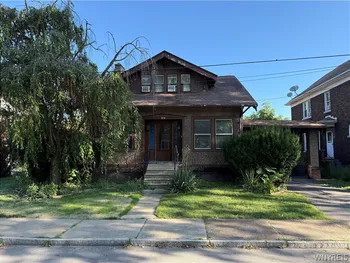 Property at 368 Spruce Avenue, Niagara Falls, NY 14301