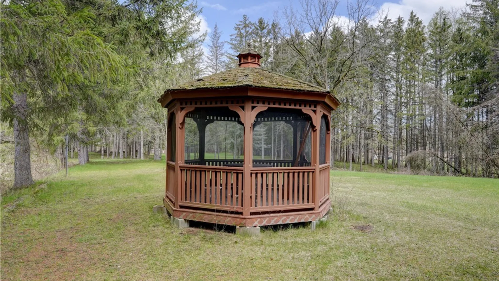 Property at 260 Mendon Center Road, Mendon, NY 14472 5