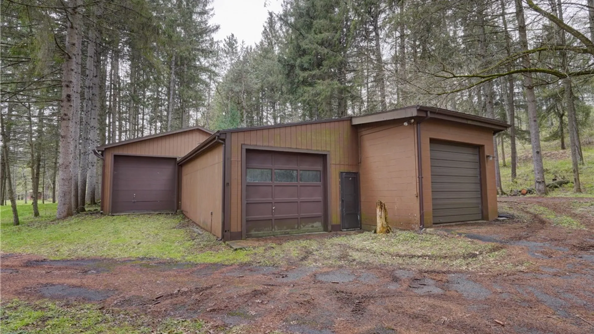 Property at 260 Mendon Center Road, Mendon, NY 14472 6