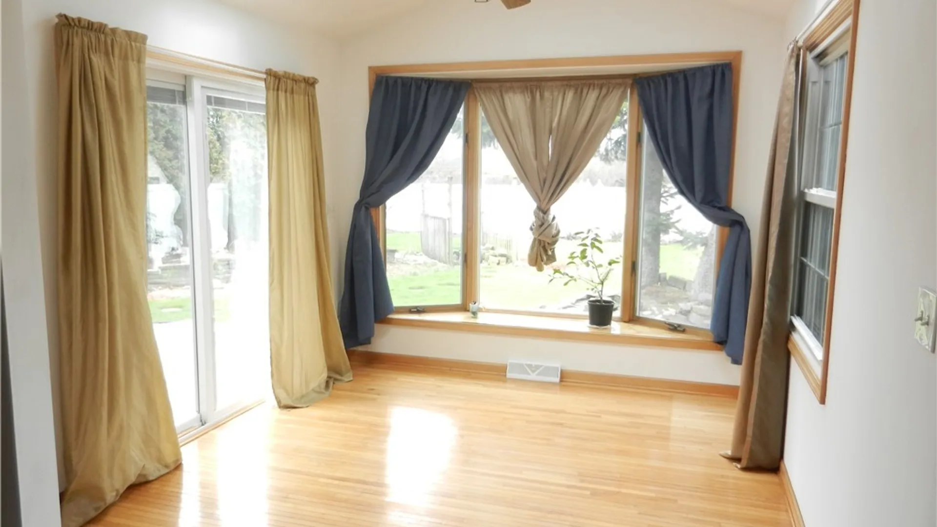 Property at 62 Deer Chase Rd Road, West Seneca, NY 14224 2