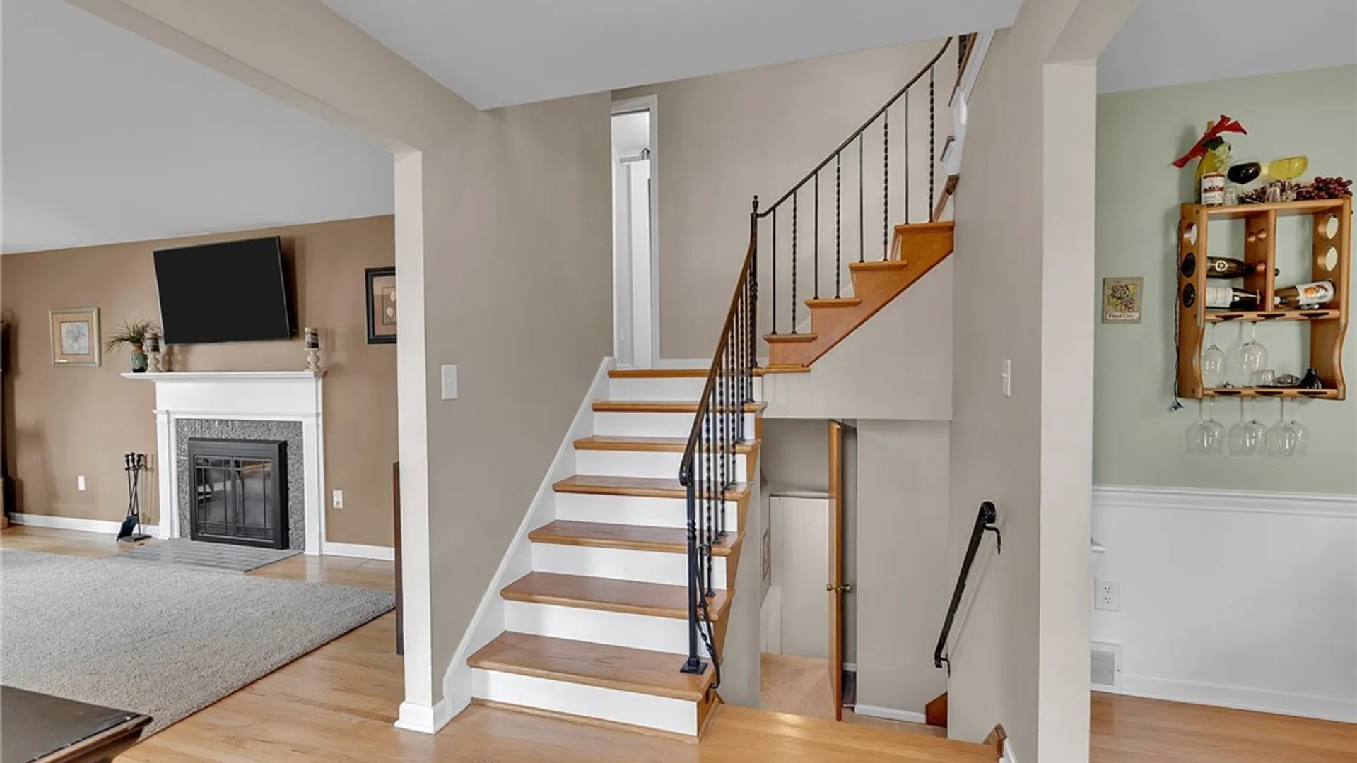 Property at 17 Fox Chapel Court, Amherst, NY 14221 16