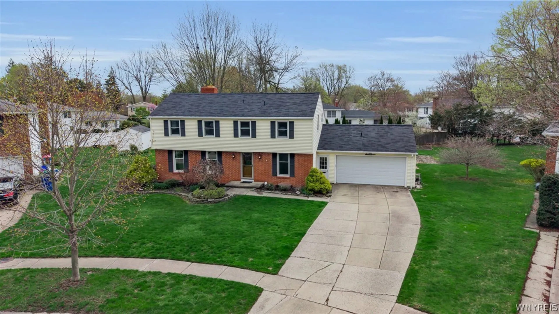 Property at 17 Fox Chapel Court, Amherst, NY 14221 2