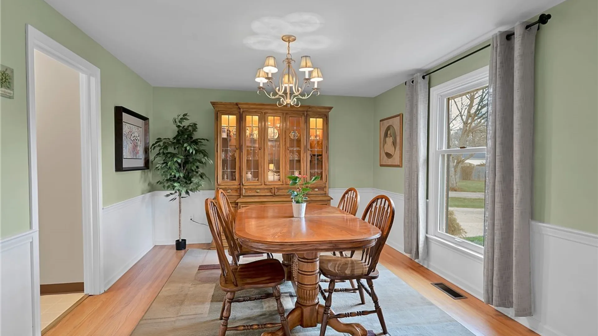 Property at 17 Fox Chapel Court, Amherst, NY 14221 6