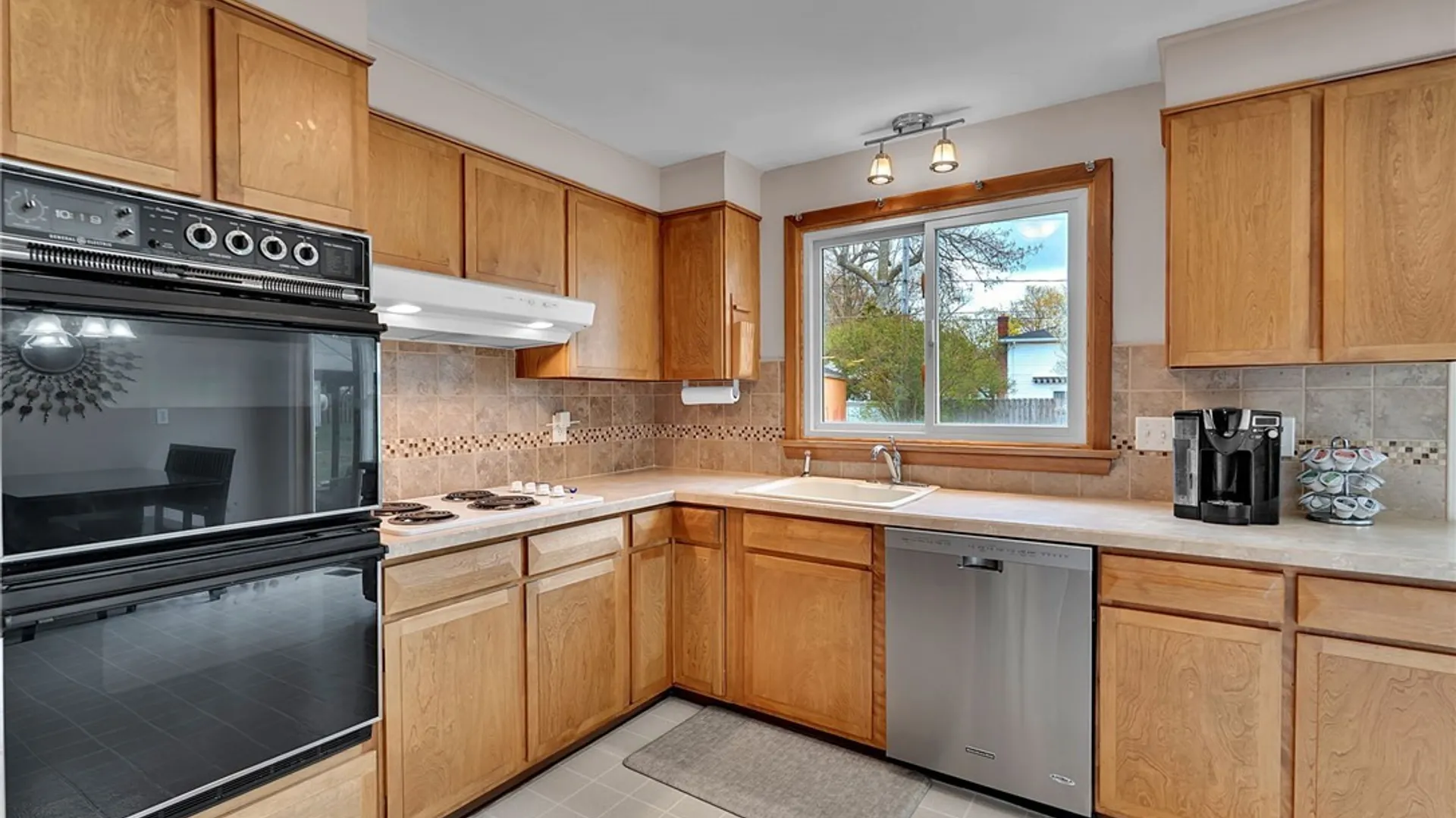 Property at 17 Fox Chapel Court, Amherst, NY 14221 8