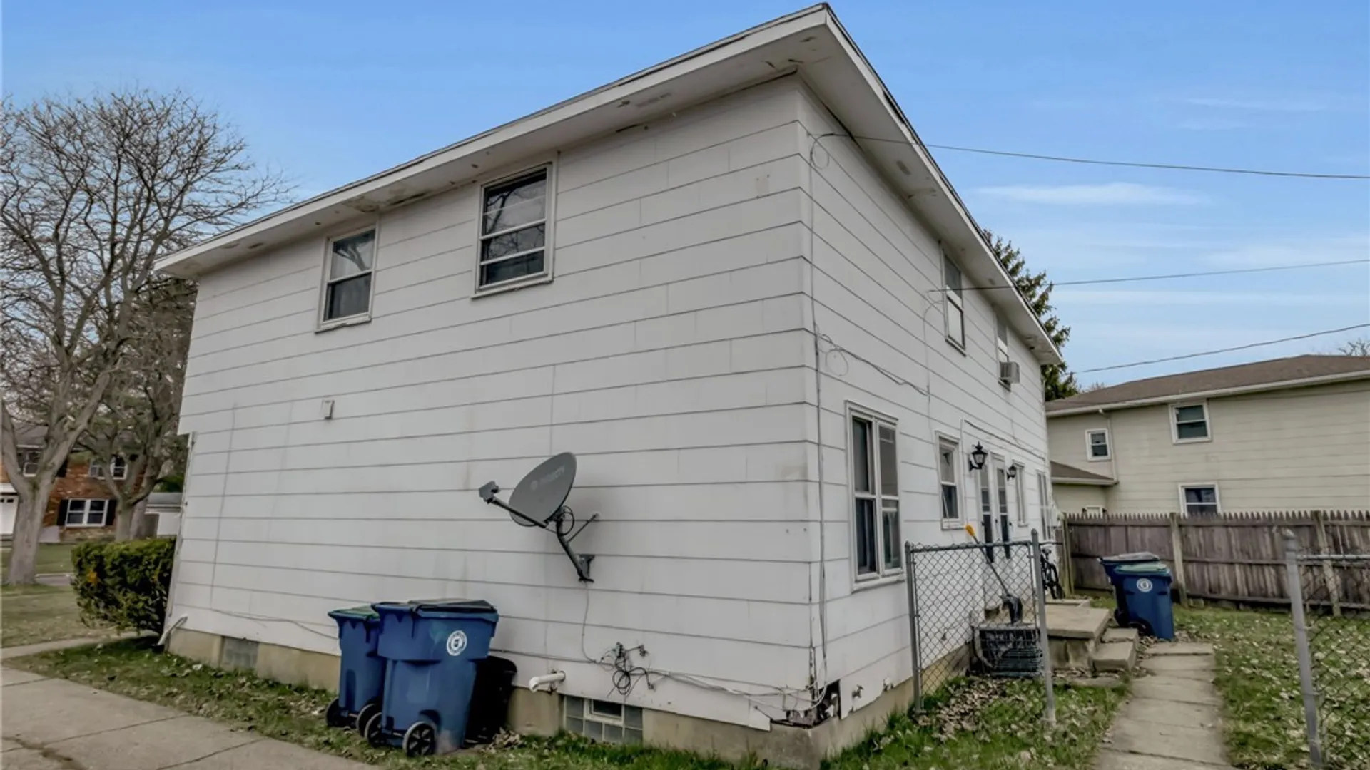 Property at 28 Fairgreen Drive, Amherst, NY 14228 25