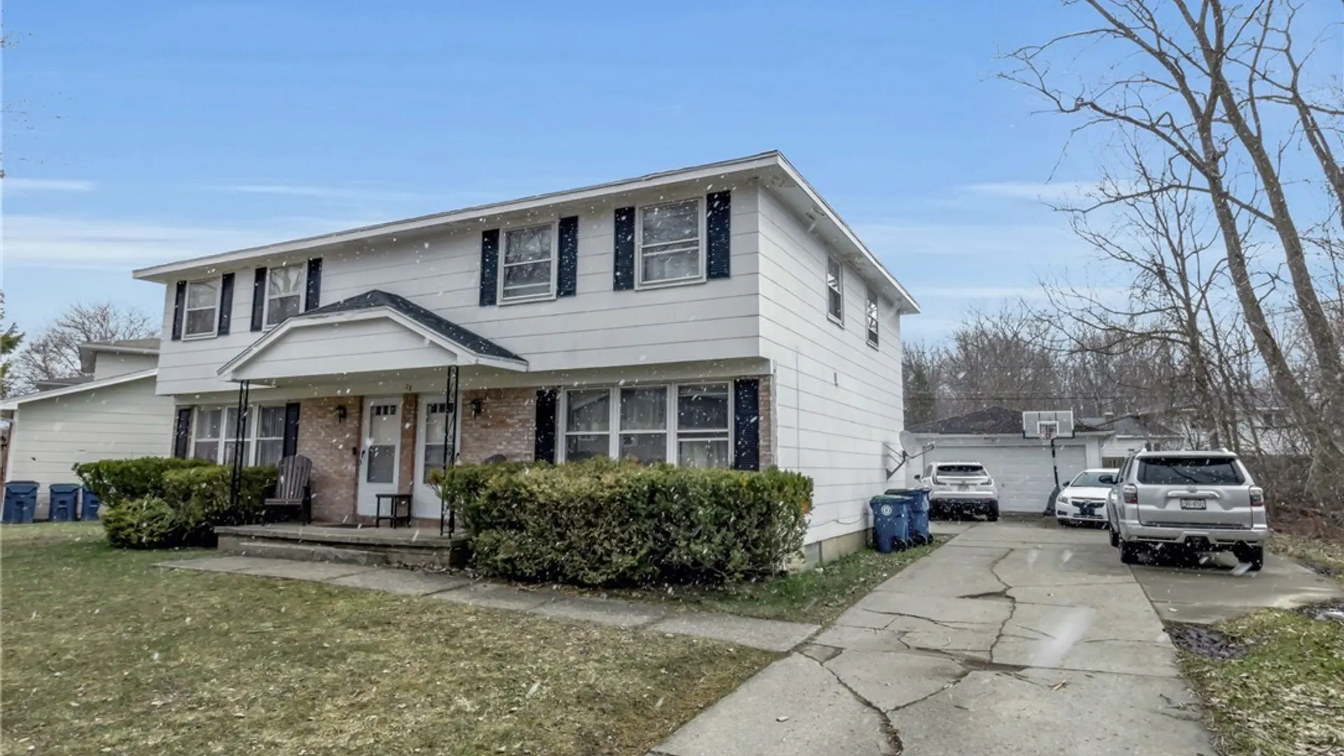 Property at 28 Fairgreen Drive, Amherst, NY 14228 4