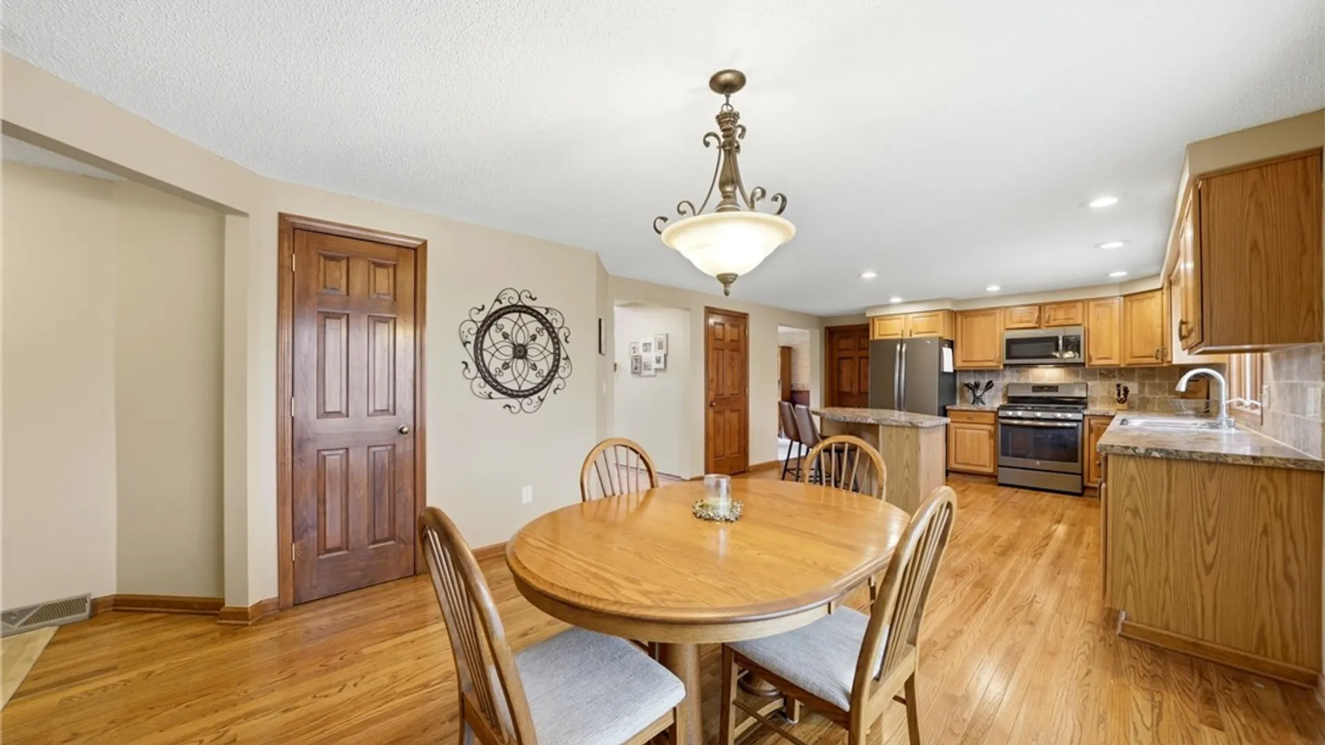 Property at 3460 Parkwood Common, Hamburg, NY 14075 16