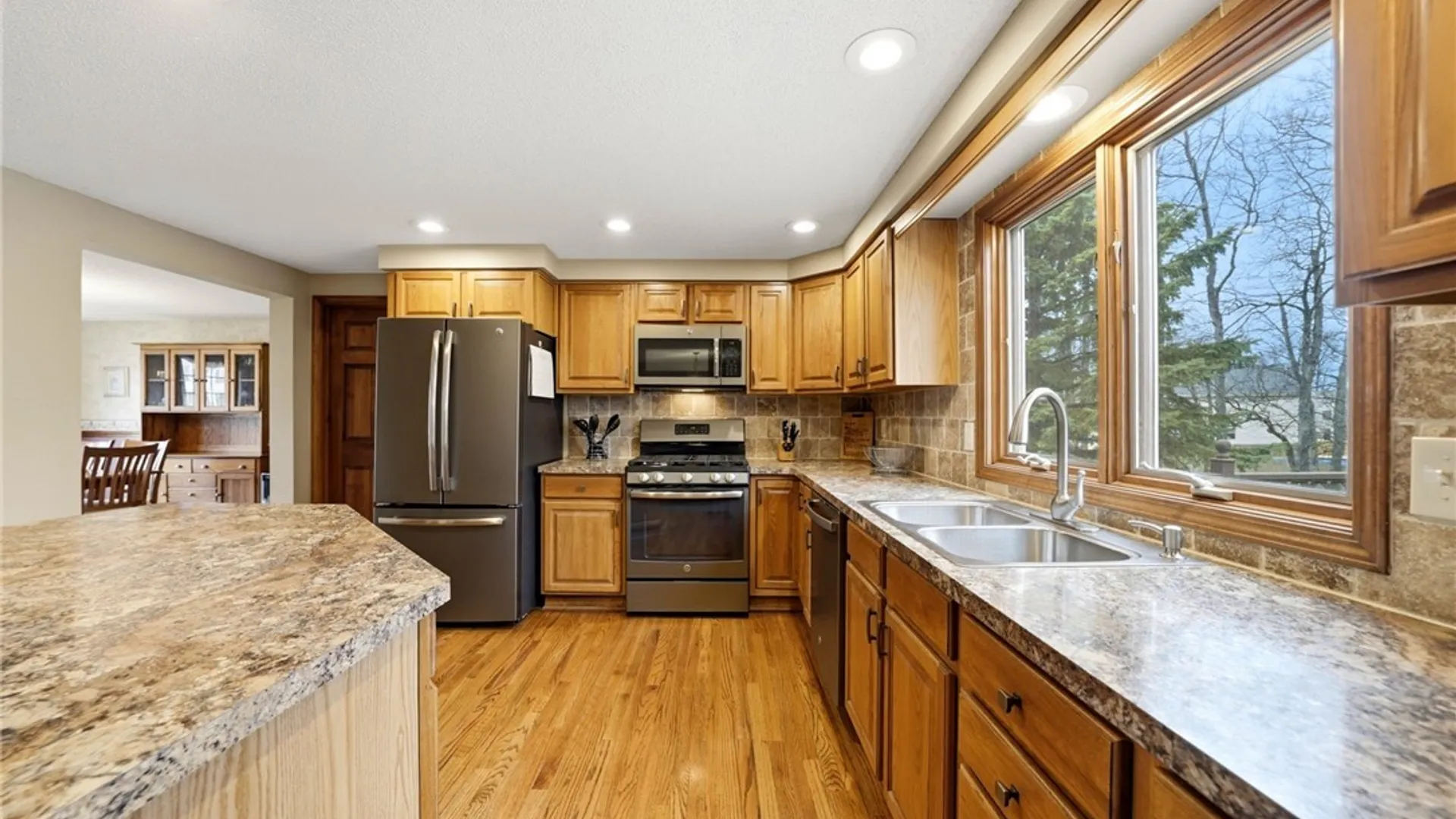 Property at 3460 Parkwood Common, Hamburg, NY 14075 7