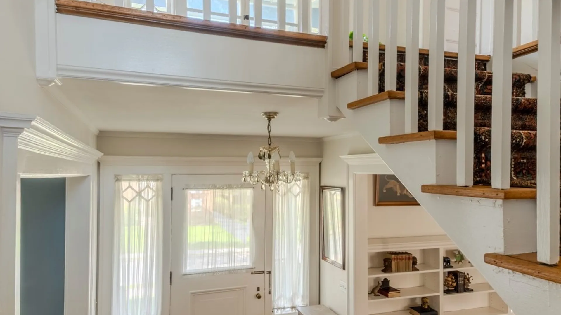 Property at 10 Brattle Road, Syracuse, NY 13203 10