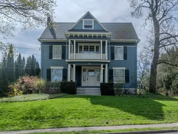 Property at 10 Brattle Road, Syracuse, NY 13203