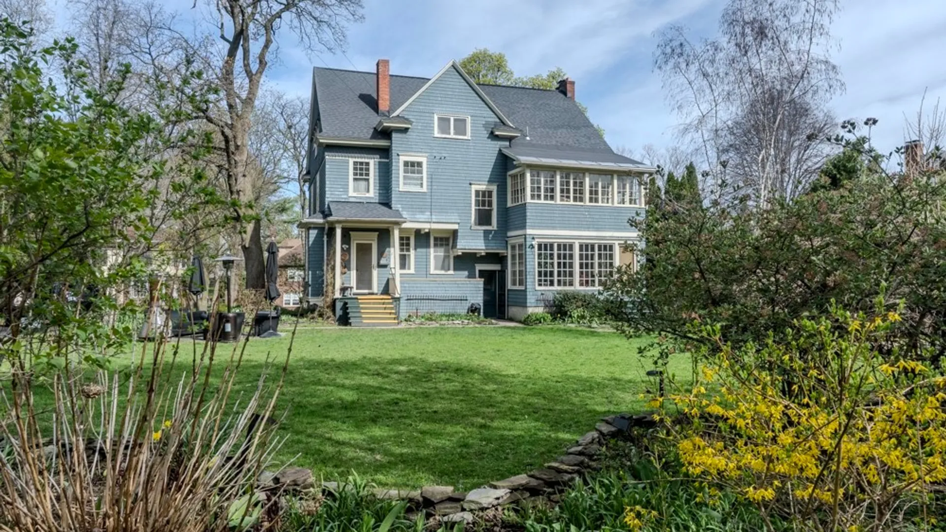 Property at 10 Brattle Road, Syracuse, NY 13203 3